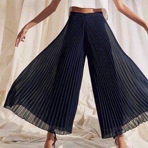 Club Monaco - Jessyn Pleated Effortlessly Wide Navy Palazzo Leg Pant Size 10